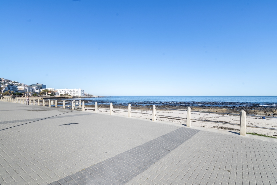 2 Bedroom Property for Sale in Sea Point Western Cape